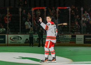 Image post by @griffinshockey on Twitter
