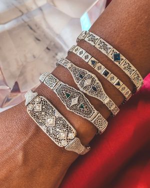 Image post by @maejeanvintage on Instagram