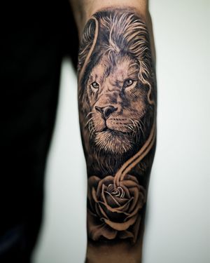 Image post by @skindesigntattoos on Instagram