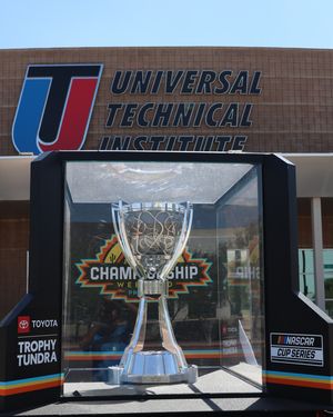 Image post by @phoenixraceway on Instagram