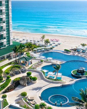 Image post by @sunwingvacations on Instagram