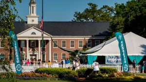 Image post by @UNCWAlumni on Twitter