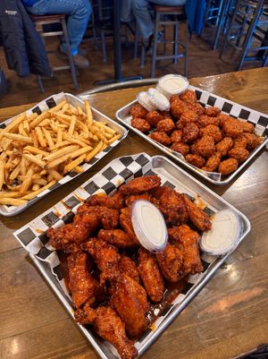 Image post by @wingnutzbarandgrill on Instagram