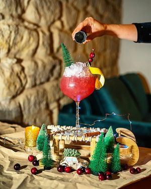 Image post by @beautifulbooze on Twitter