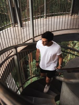 Image post by @aaronparalesc on Instagram