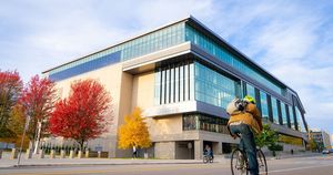 Image post by @uwrecwell on Instagram