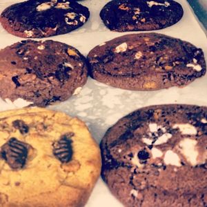 Image post by @insomniacookies on Instagram