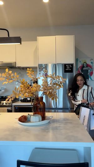 Video post by @enashaolivia on Facebook