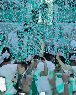 Image post by @usfmbb on Instagram