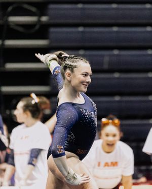 Image post by @illiniwgym on Instagram