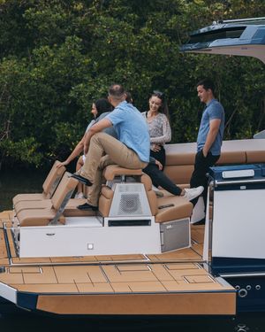 Image post by @aviaraboats on Instagram
