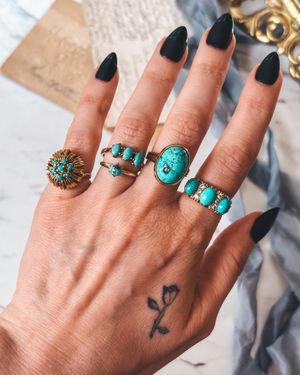 Image post by @maejeanvintage on Instagram