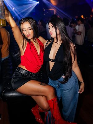 Image post by @tunnelchicago on Instagram