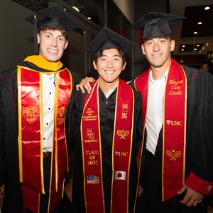 Image post by @uscmenstennis on Instagram