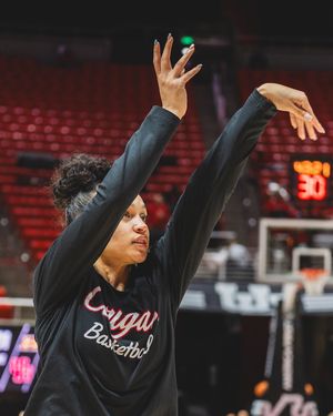 Image post by @uhcougarwbb on Instagram