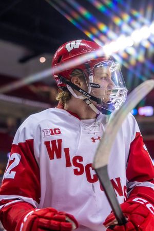 Image post by @BadgerMHockey on Twitter