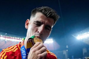 Image post by @joerdeli on Instagram