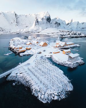 Image post by @droneartgallery on Instagram