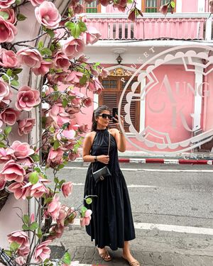 Image post by @niloofarhy on Instagram