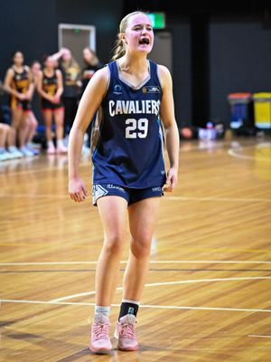 Image post by @basketball_vic on Instagram