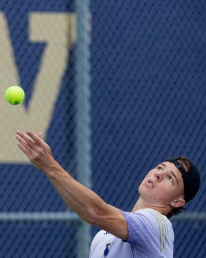Image post by @uw_mtennis on Instagram