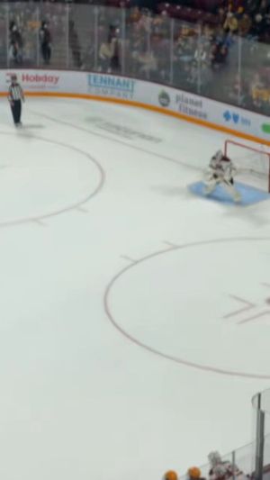 Video post by @GopherHockey on Twitter