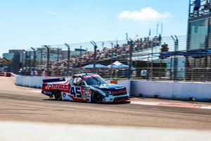 Image post by @NieceMotorsport on Twitter