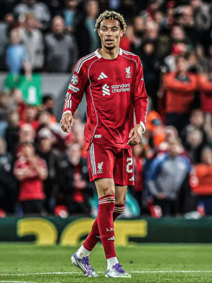 Image post by @footballerfits on TikTok