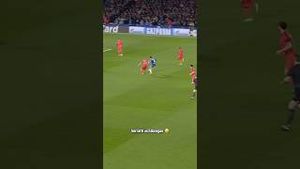 Video post by @PSG - Paris Saint-Germain on YouTube