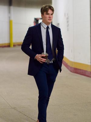 Image post by @gophermhockey on Instagram