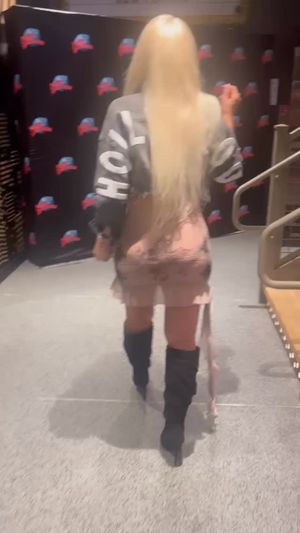 Video post by @chrissymonroe on Instagram