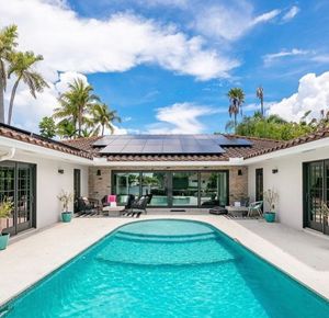 Image post by @ranarealtymiami on Instagram
