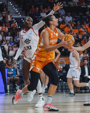 Image post by @valenciabasket on Instagram