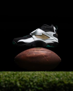 Image post by @sneakerpolitics on Instagram