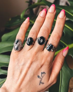 Image post by @maejeanvintage on Instagram