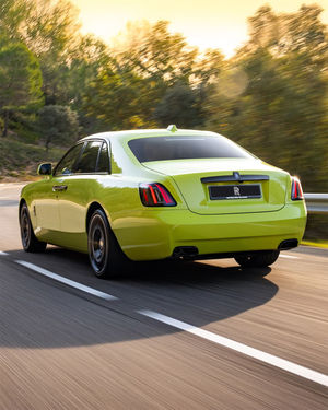 Image post by @rollsroycecarsna on Instagram