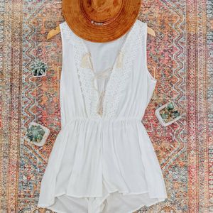 Image post by @shopfillyflair on Instagram