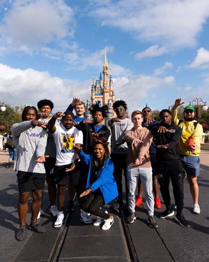 Image post by @GatorsFB on Twitter