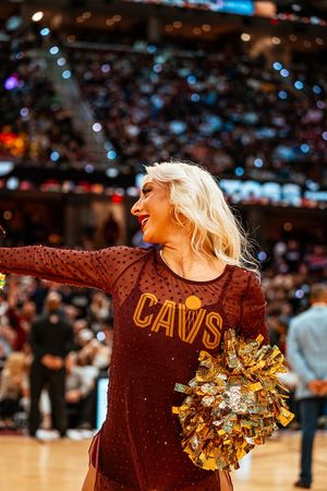 Image post by @CavsDanceTeam on Twitter