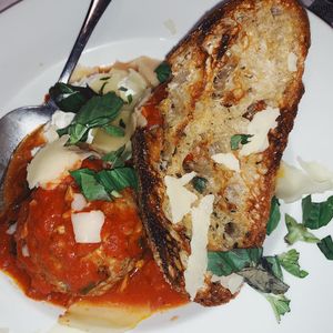 Image post by @alythefoodie on Instagram