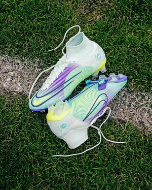 Image post by @soccerdotcom on Instagram