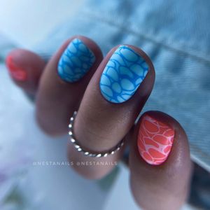 Image post by @nestanails on Instagram