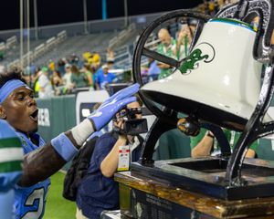 Image post by @greenwavefb on Instagram