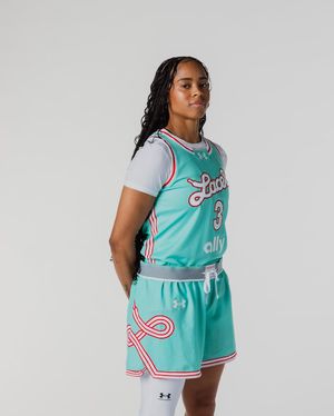 Image post by @lacesbc on Instagram