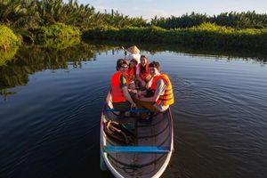 Image post by @putneystudenttravel on Facebook