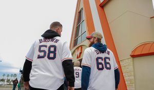 Image post by @cchooks on Twitter