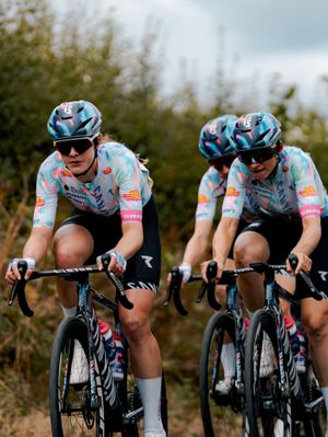 Image post by @wmncycling on Instagram