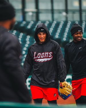 Image post by @greatlakesloons on Instagram