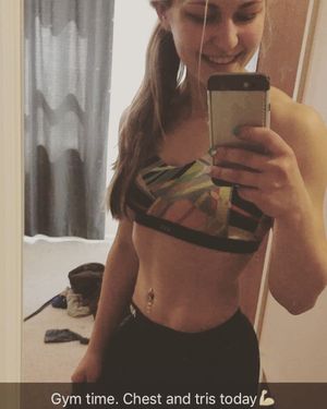 Image post by @_zoekahn_ on Instagram