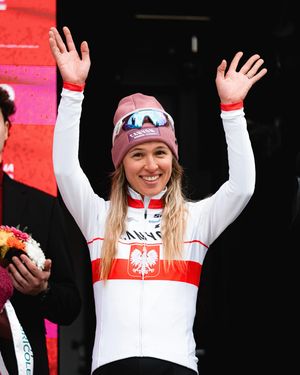 Image post by @wmncycling on Instagram